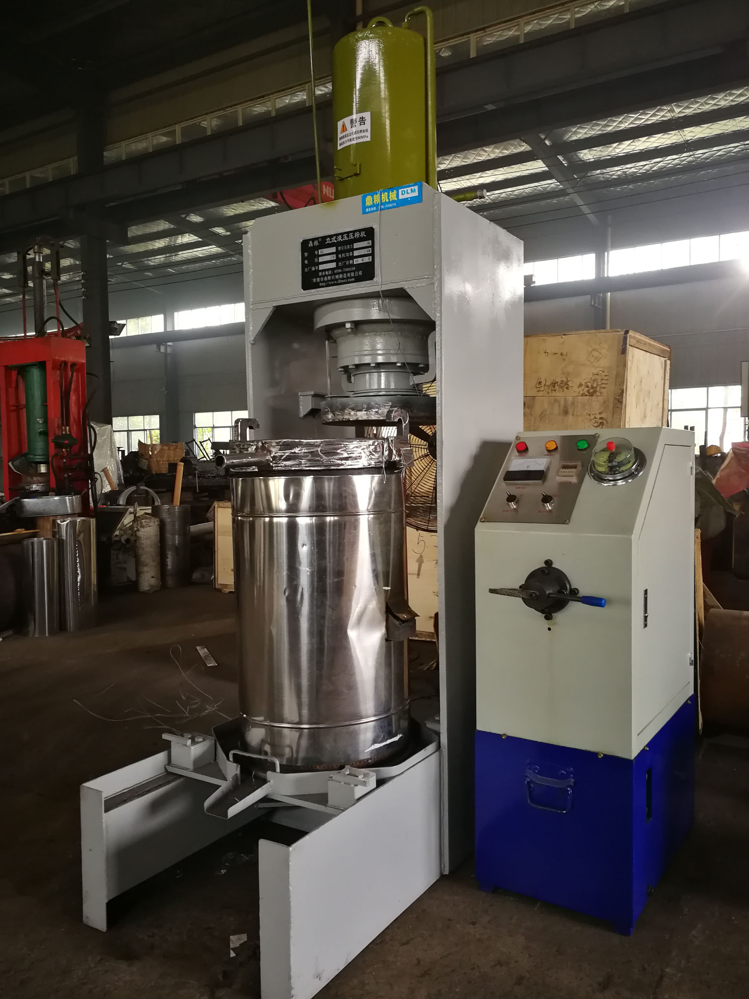 不銹鋼超高壓立式液壓壓榨機，果汁壓榨機，果渣壓榨機，藥材壓榨，油渣處理，白土壓榨